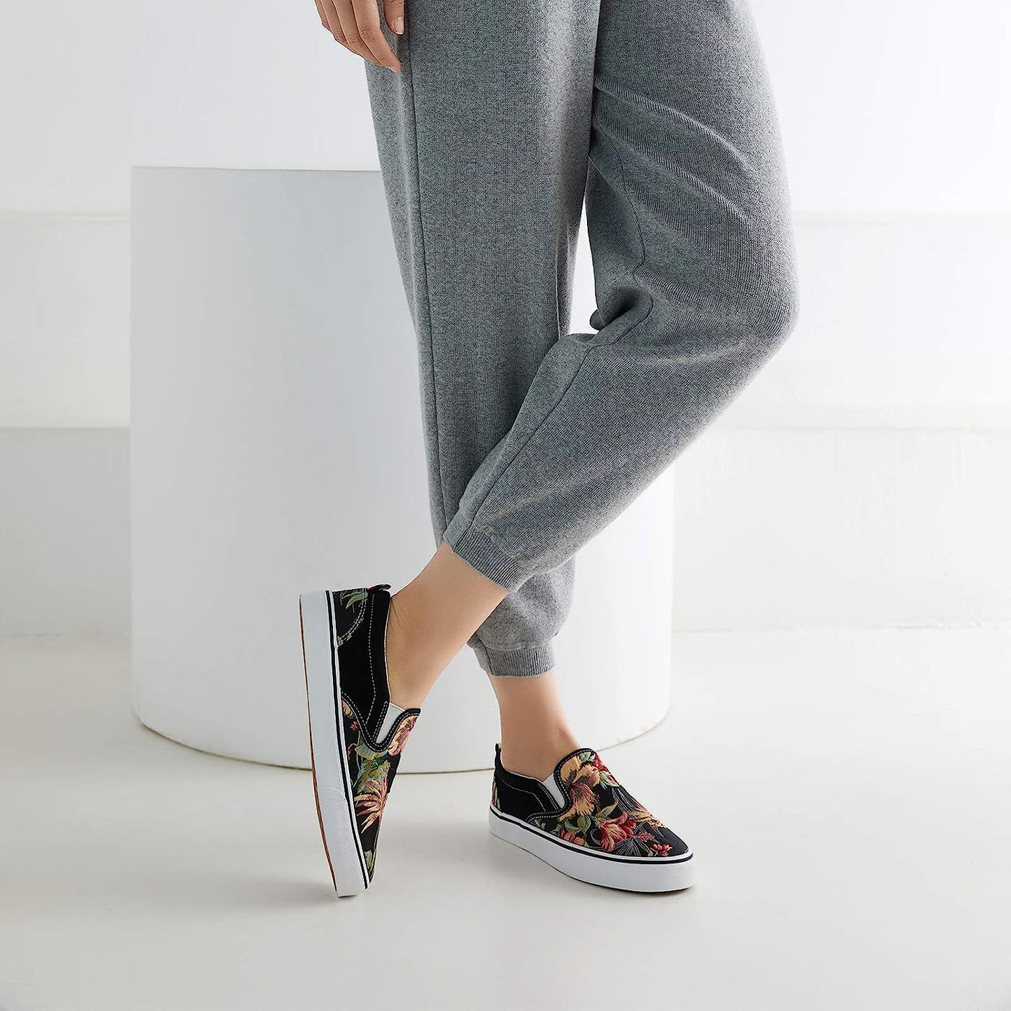 Women'S Slip on Shoes Fashion Canvas Sneakers Low Top Casual Shoes Non Slip Loafers